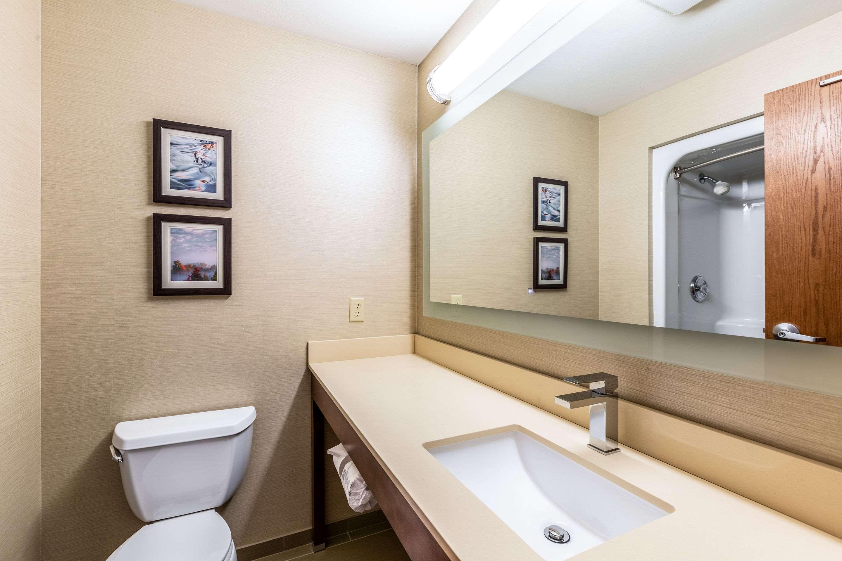 Comfort Suites Escanaba Exterior foto
