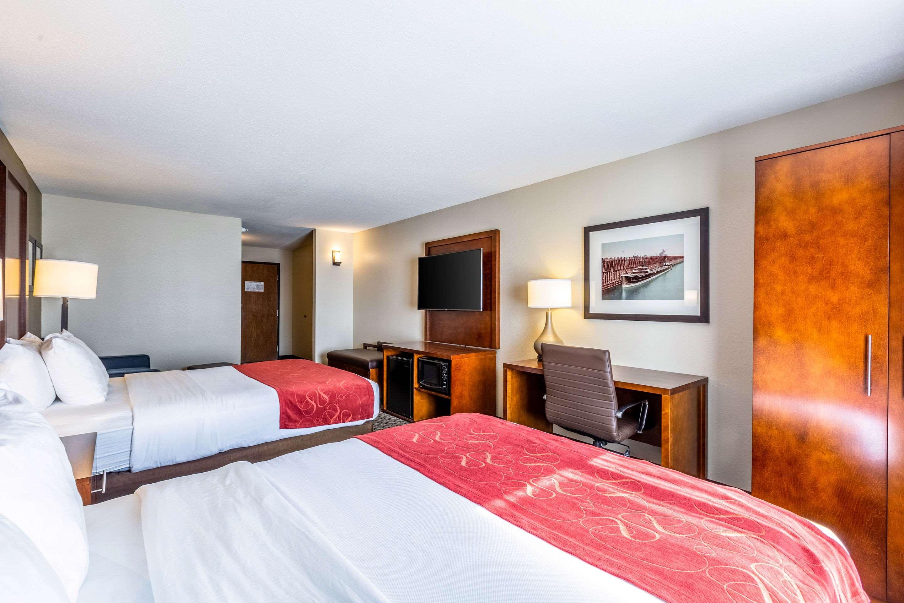 Comfort Suites Escanaba Exterior foto